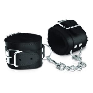 Kajdanki na nadgarstki wykonane z przyjemnego materiału miłego dla skóry